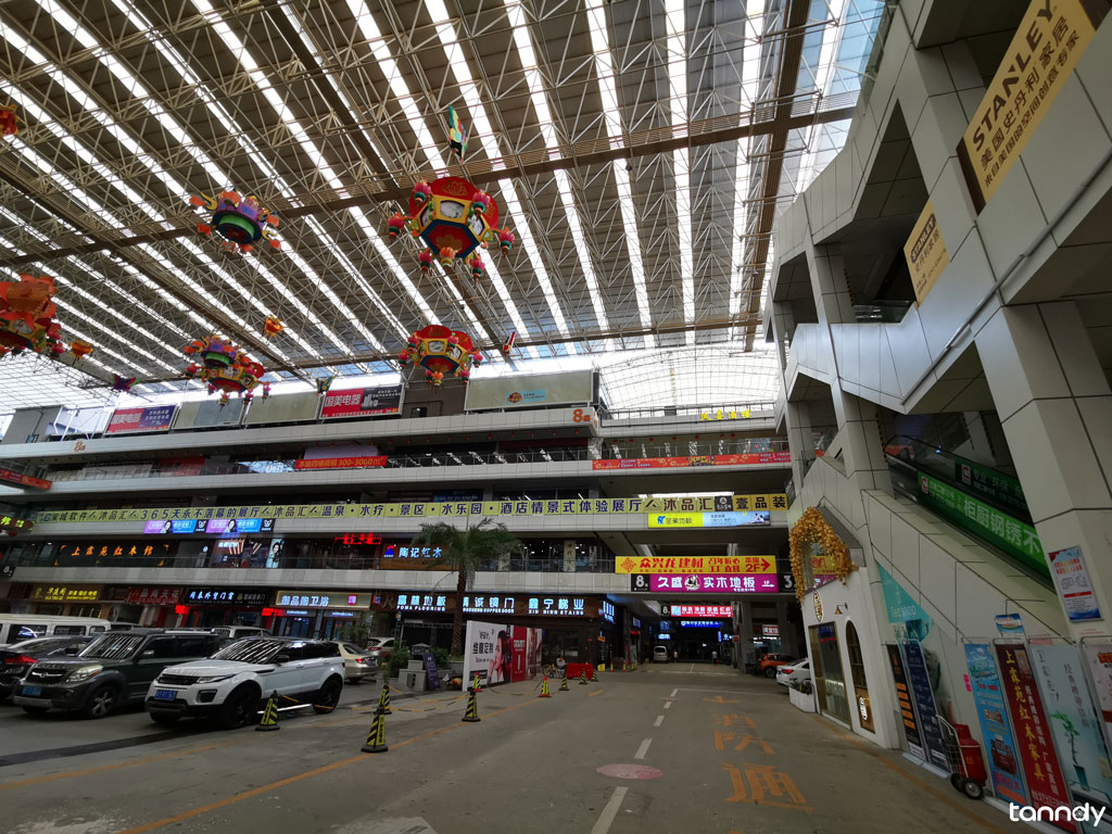 华艺建材市场中央街