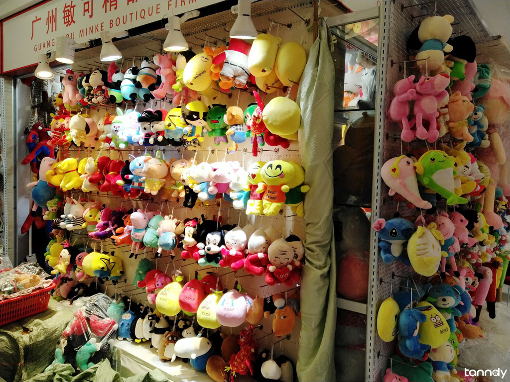 玩具批发市场里的玩具店 1